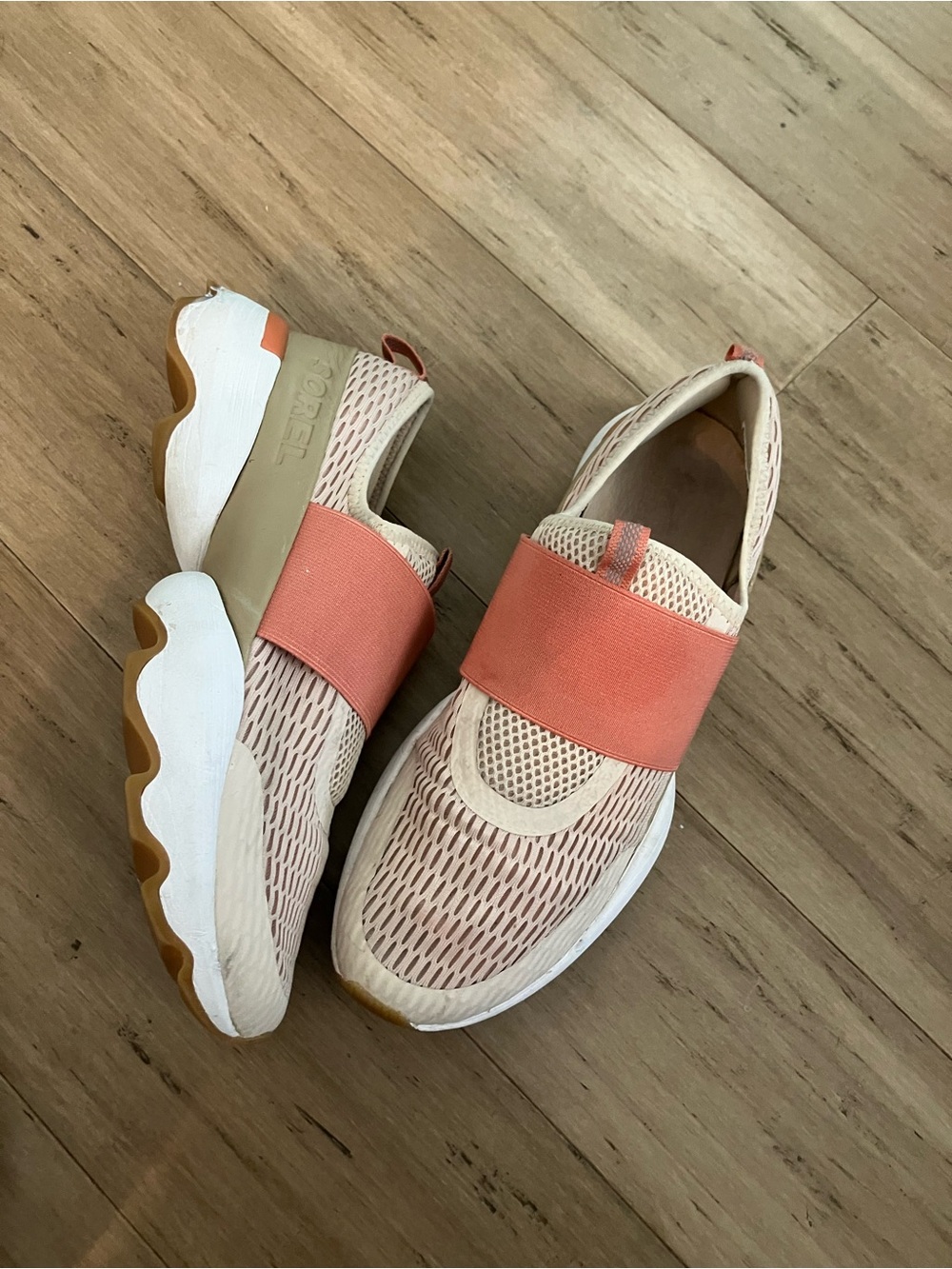 Sorel white peach strap women’s platform athletic shoes. Size 10